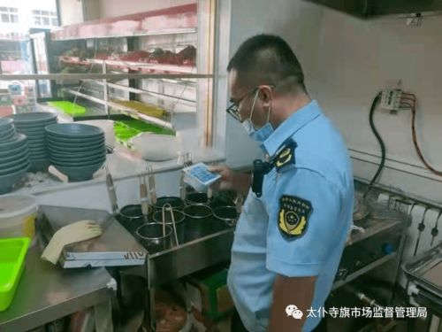 太仆寺旗市場監(jiān)督管理局開展火鍋等餐飲服務單位鴨血制品專項檢查